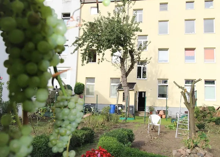 Apartment Mit Gartenzugang *