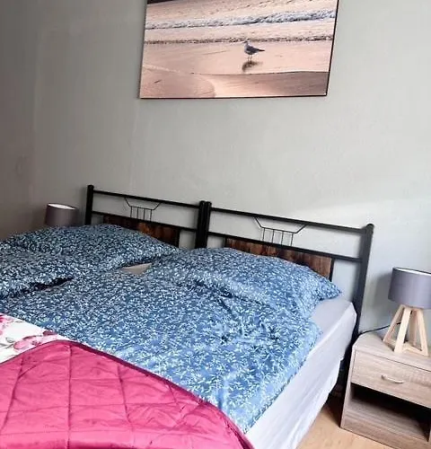 Apartment Mit Gartenzugang